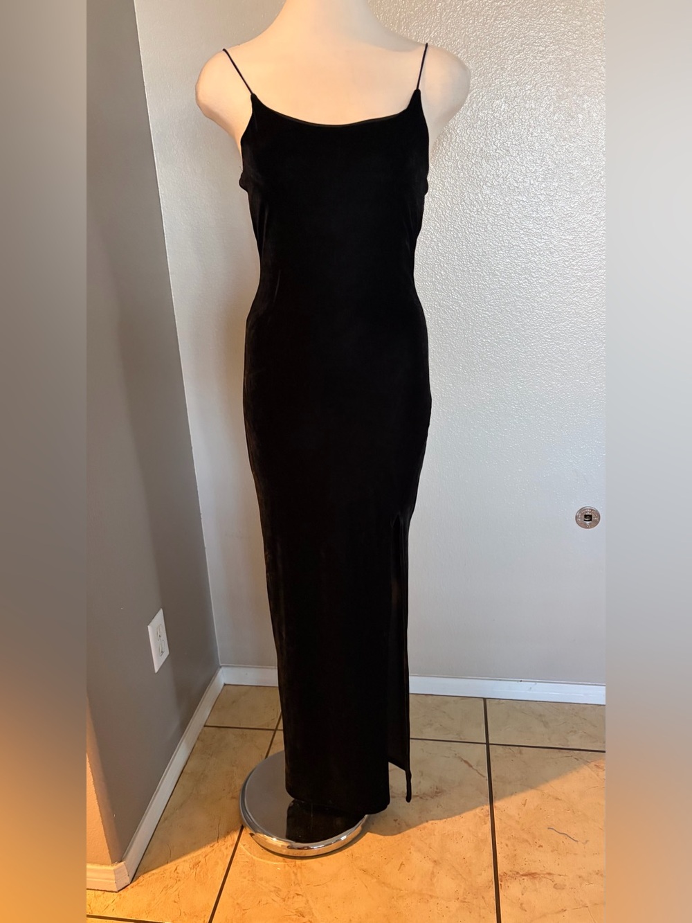 Elegant Black velvet Slip Maxi Dress with Spaghetti Straps